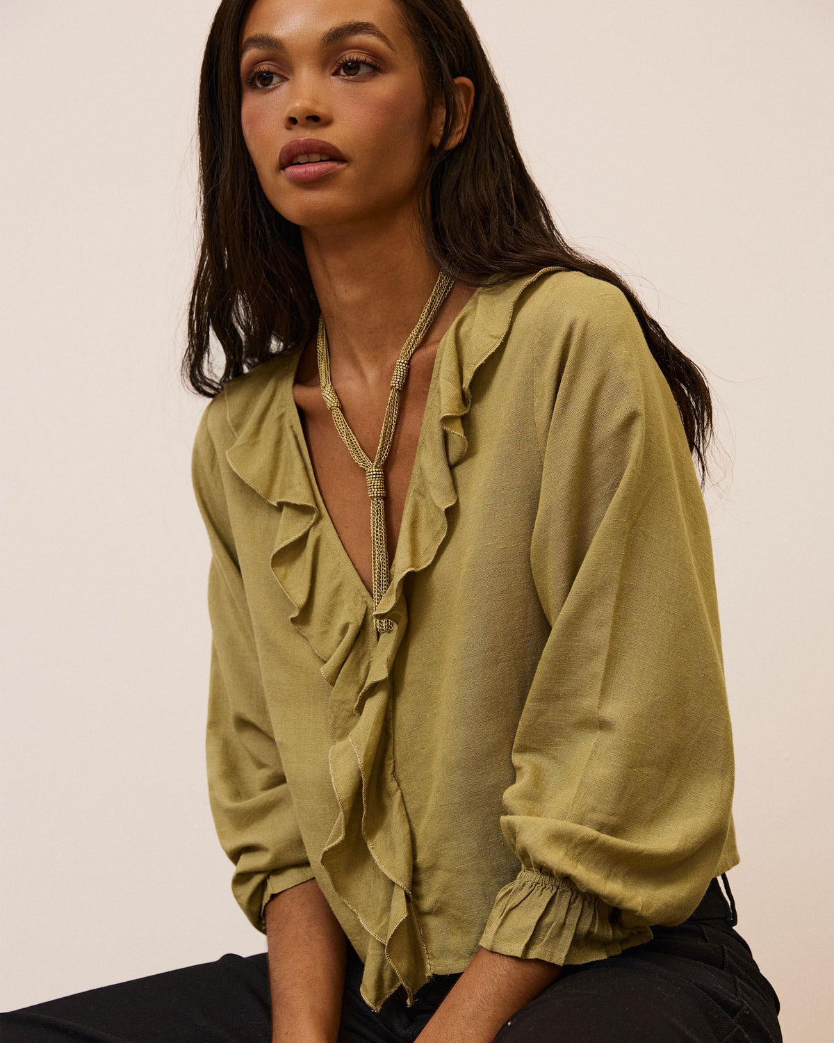 Blusa Escote Pico Volantes Verde