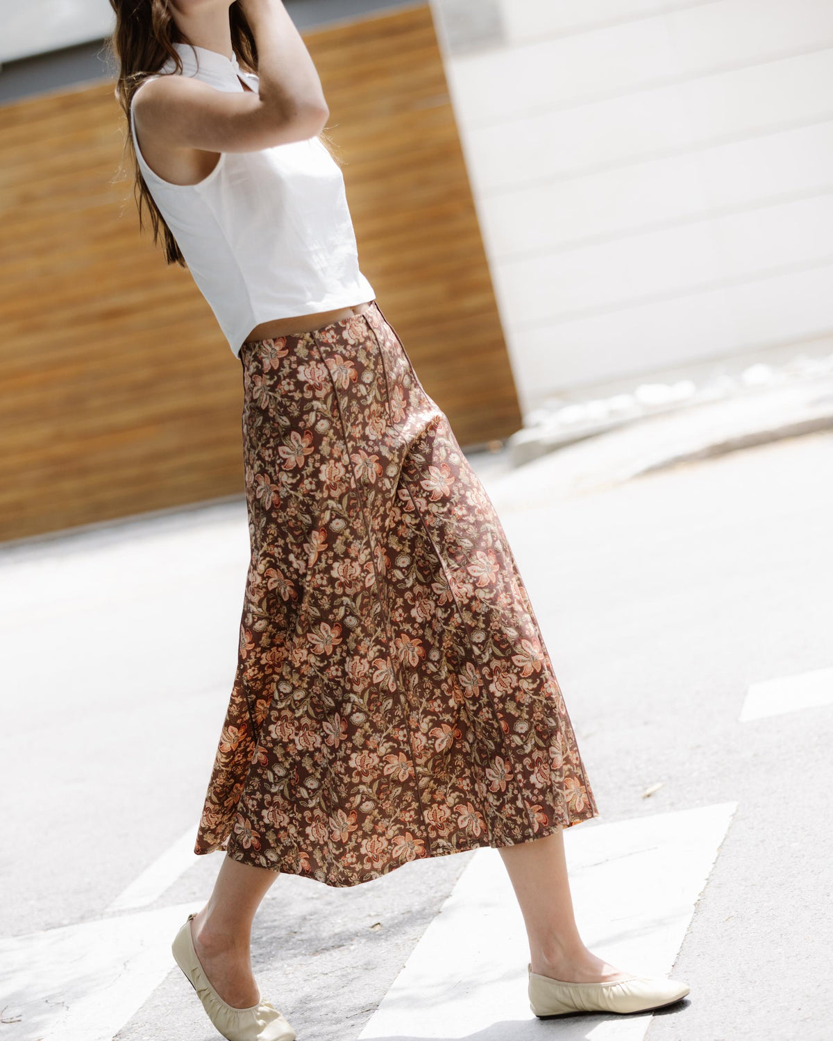 Falda Nervios Estampado Floral Marrón
