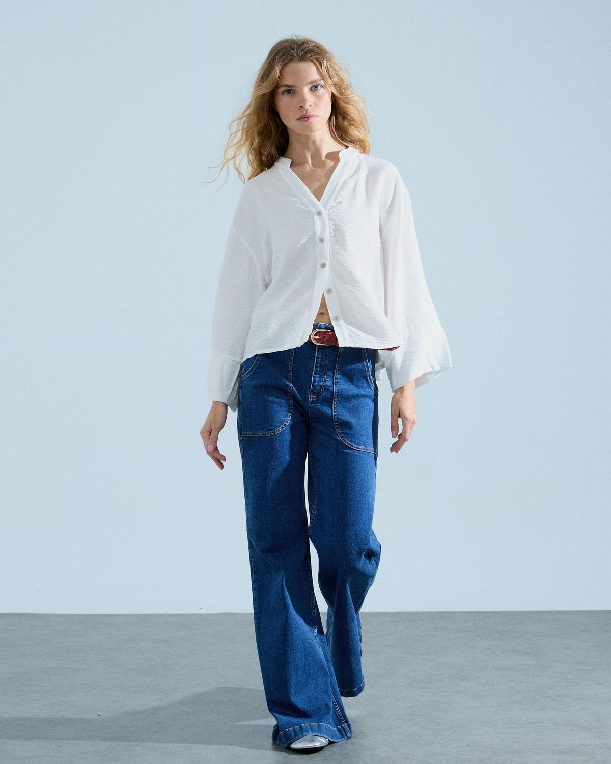 Blusa Cuello V Botones Blanca
