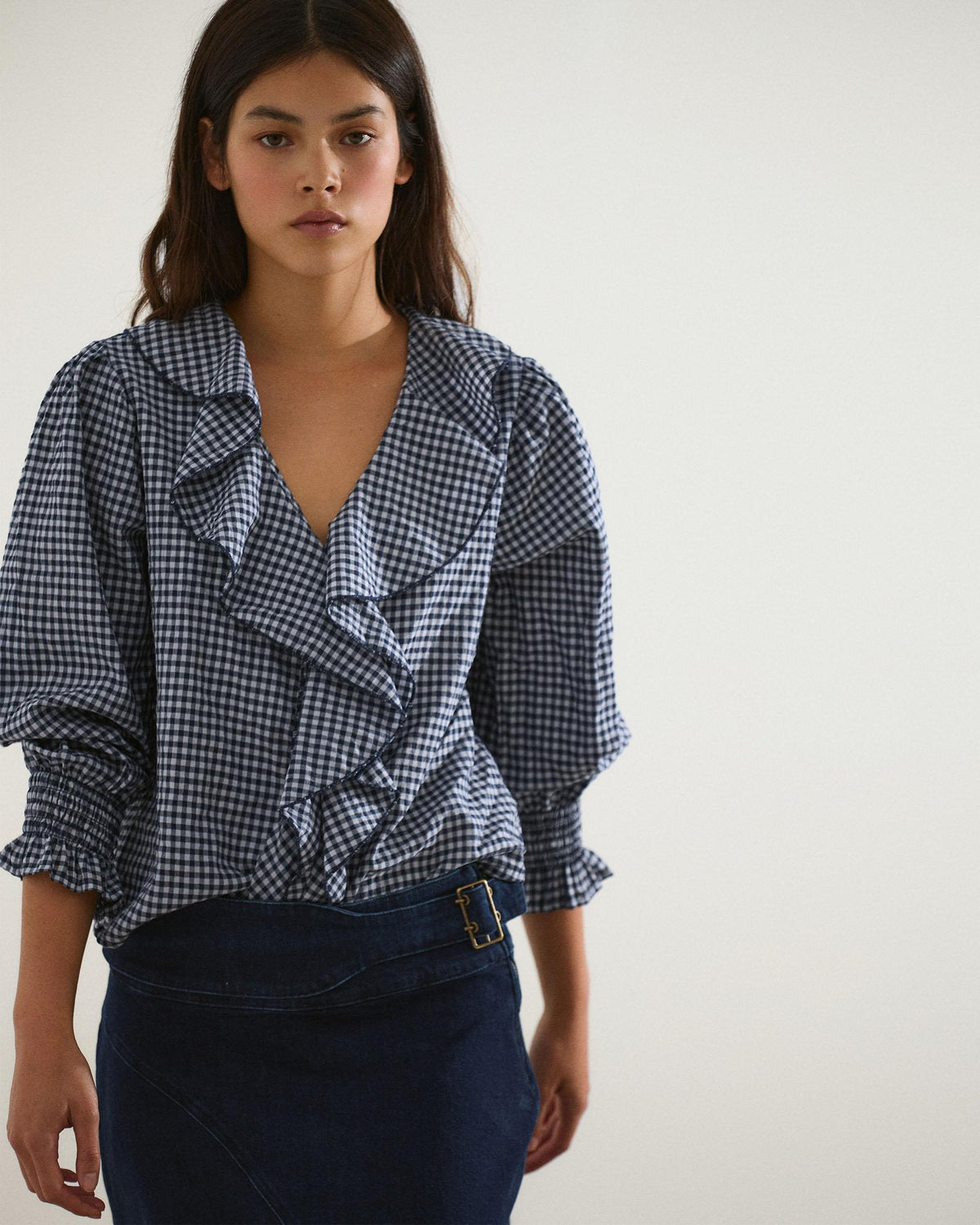 Blusa Blu Scuro a Quadretti Vichy con Volant