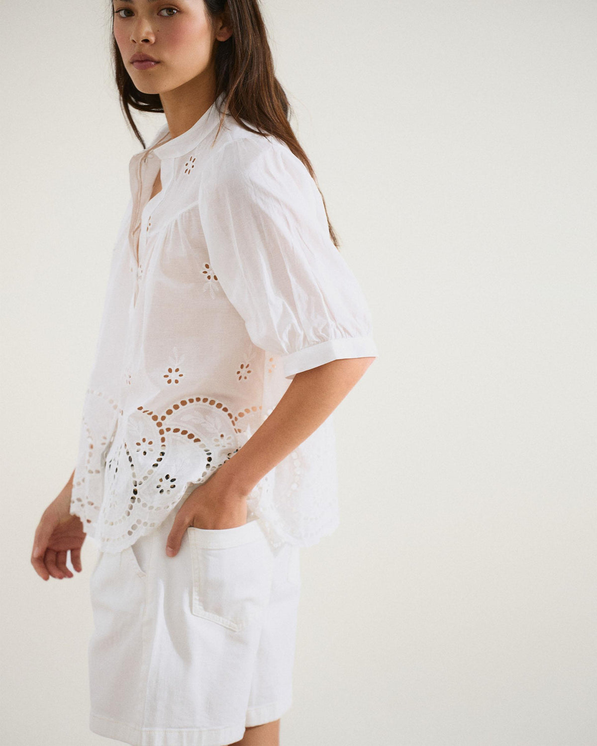 Blusa Manga Francesa Troquelados Blanca