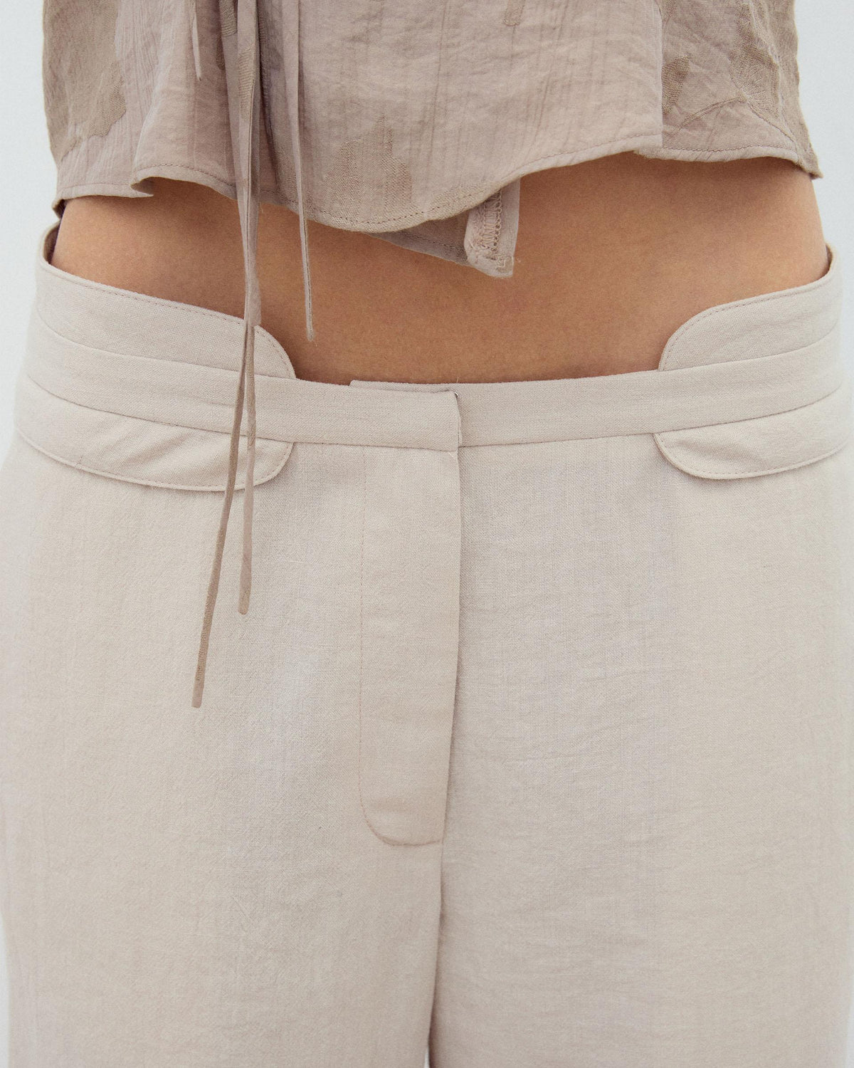 Pantalón Detalle Cinturilla Crudo