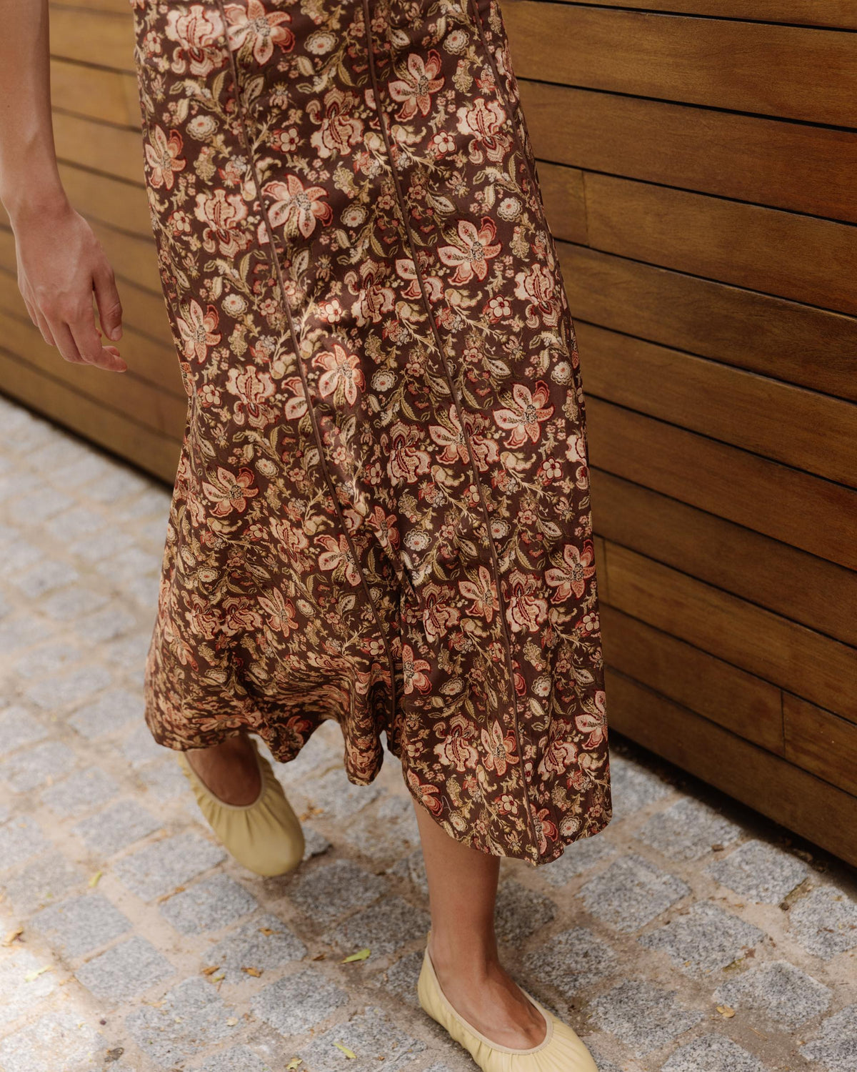 Falda Nervios Estampado Floral Marrón