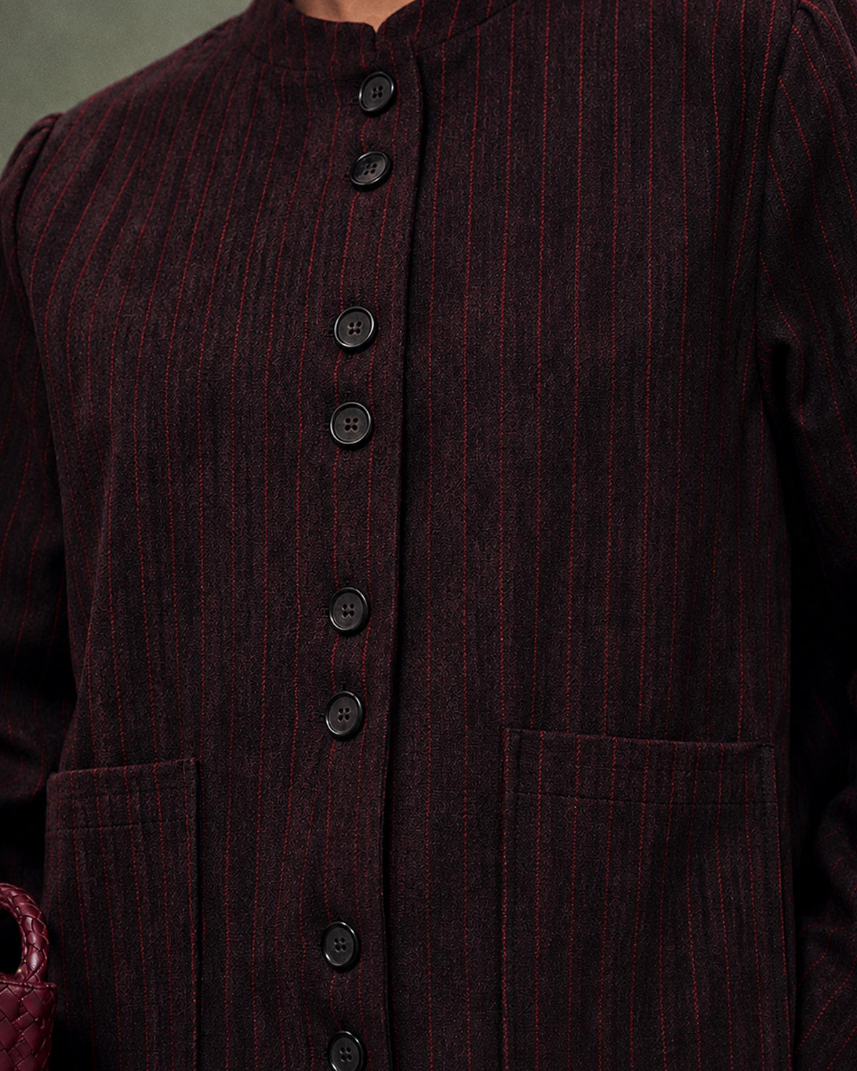 Chaqueta Corta Botones Con Lana Granate