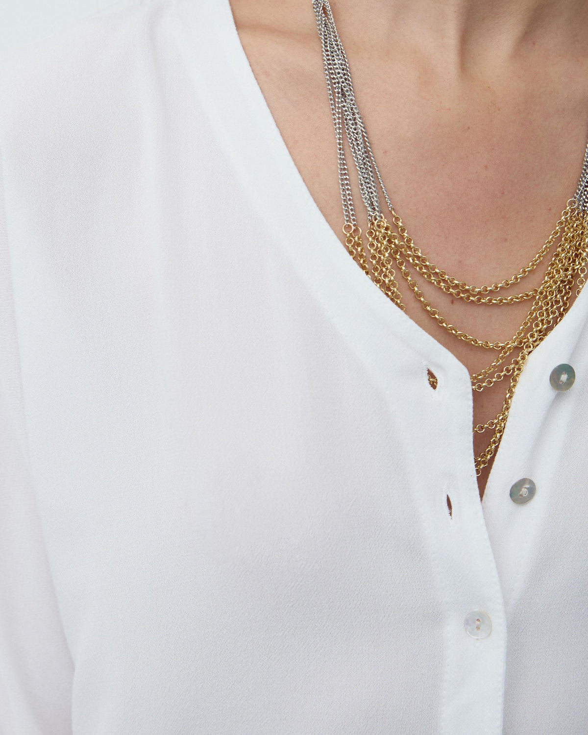 Blusa Básica Escote Pico Blanca