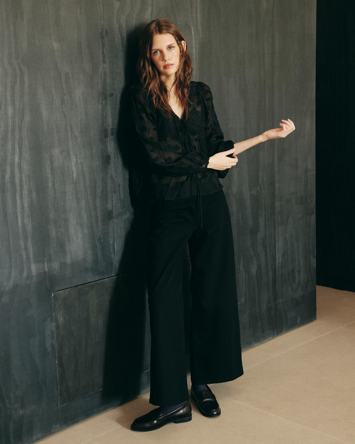 Blusa Preta de Plumetis com Laço