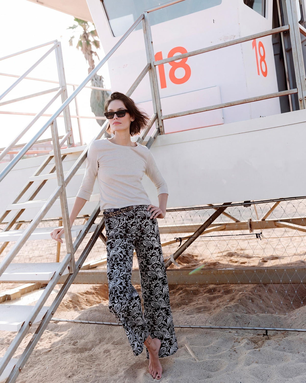 Schwarze Wide-Leg-Jeans mit Paisleymuster