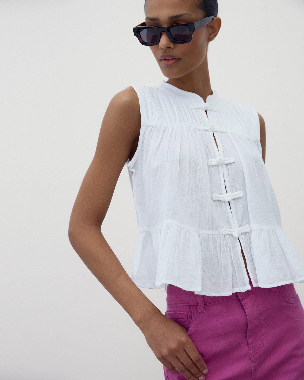 Blusa Sin Mangas Alamares Blanca