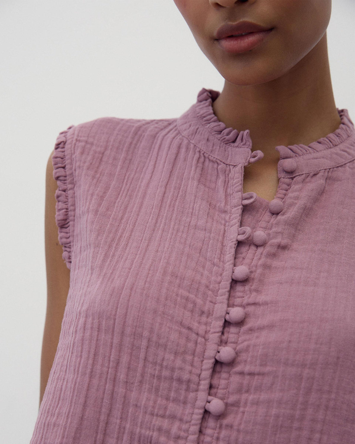 Top Botones Forrados Volante Rosa