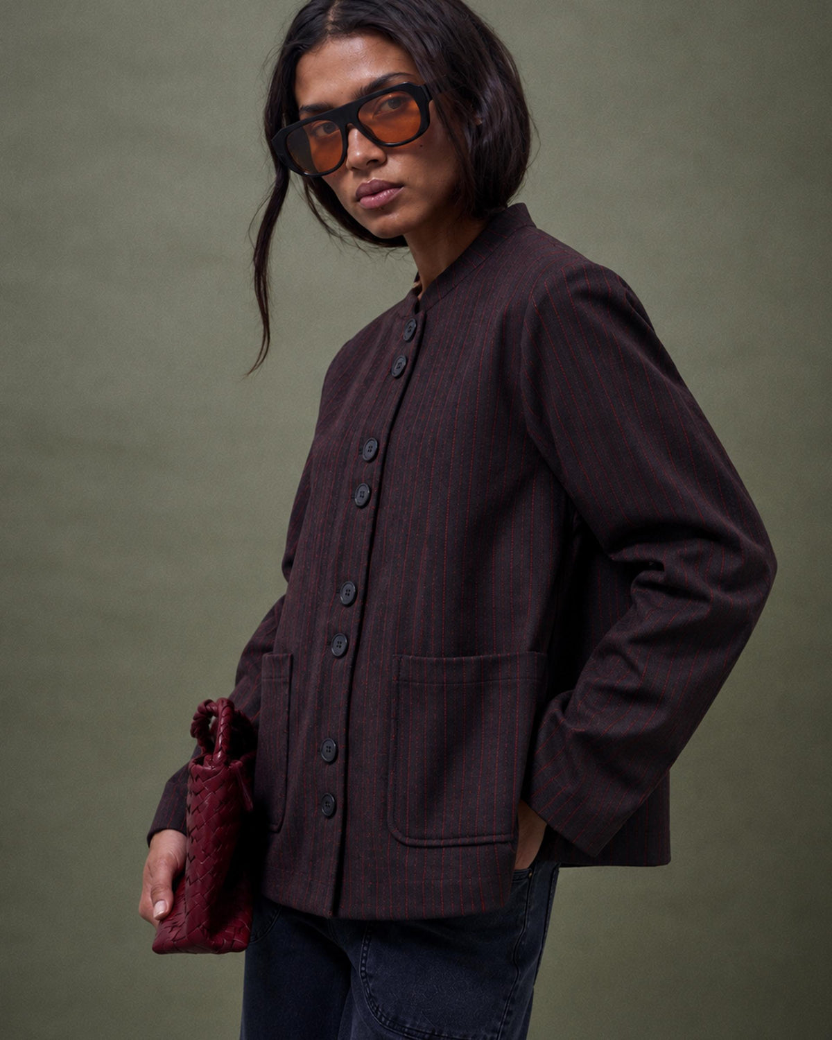 Chaqueta Corta Botones Con Lana Granate