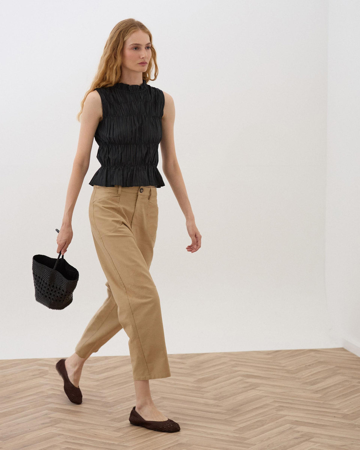 Pantalón Bordados Florales Beige Oscuro