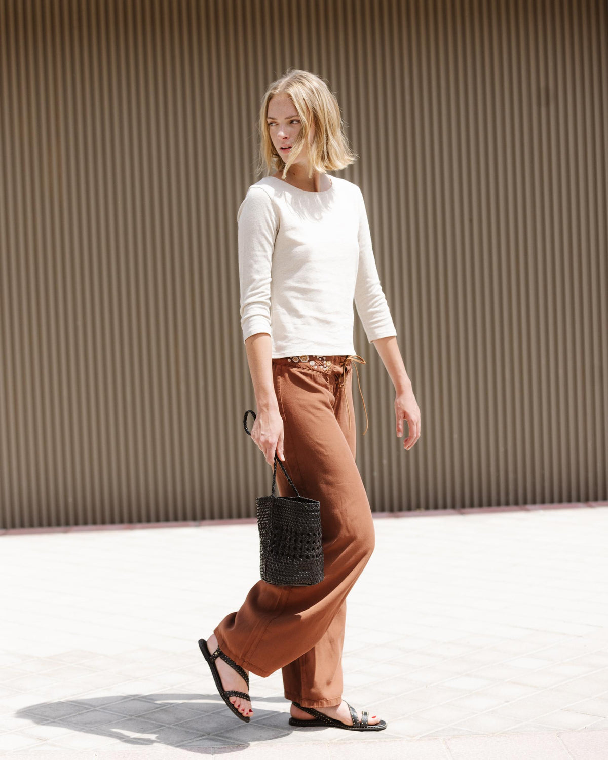 Pantalones Tencel Bordados Marrón