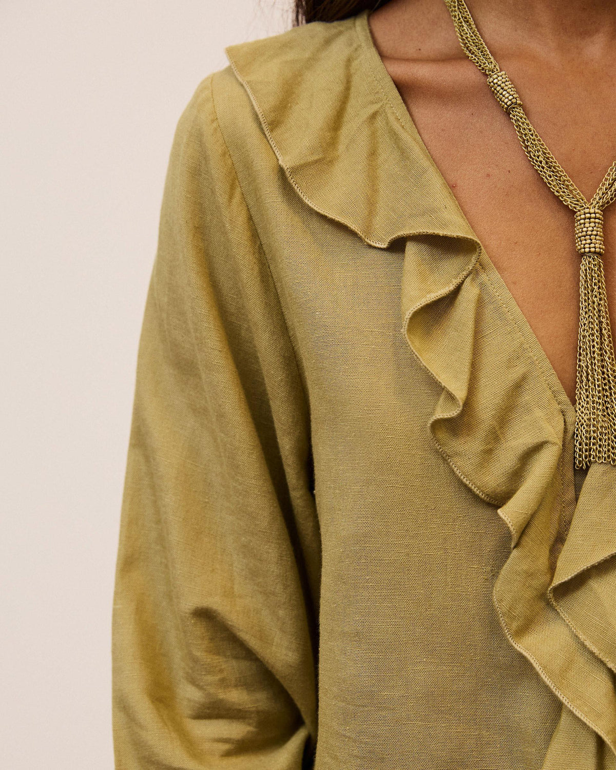 Blusa Escote Pico Volantes Verde