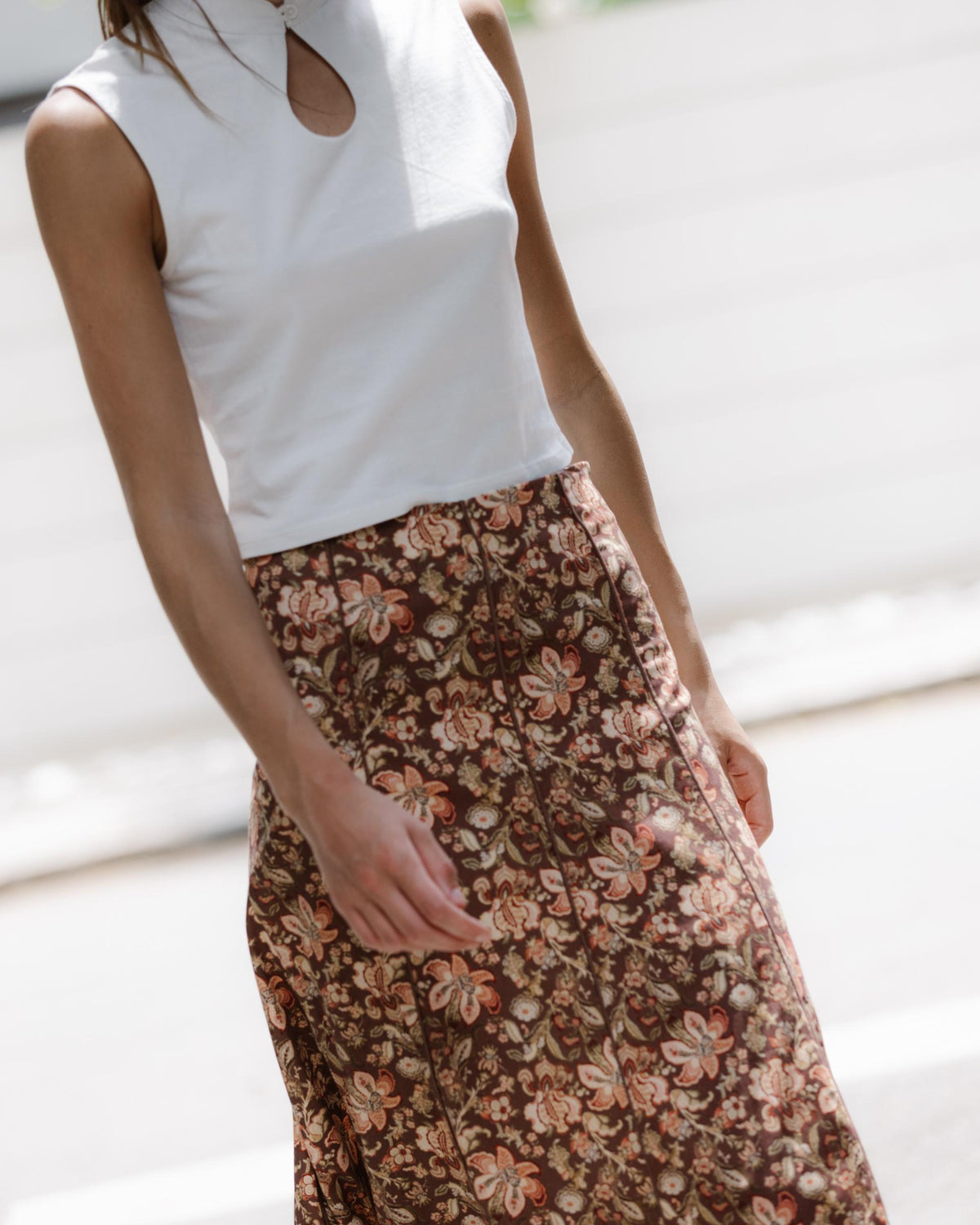 Falda Nervios Estampado Floral Marrón