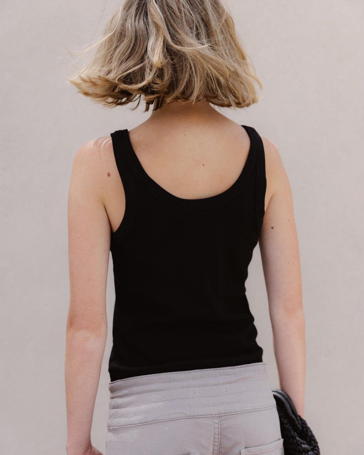 Schwarzes Basic-Tanktop