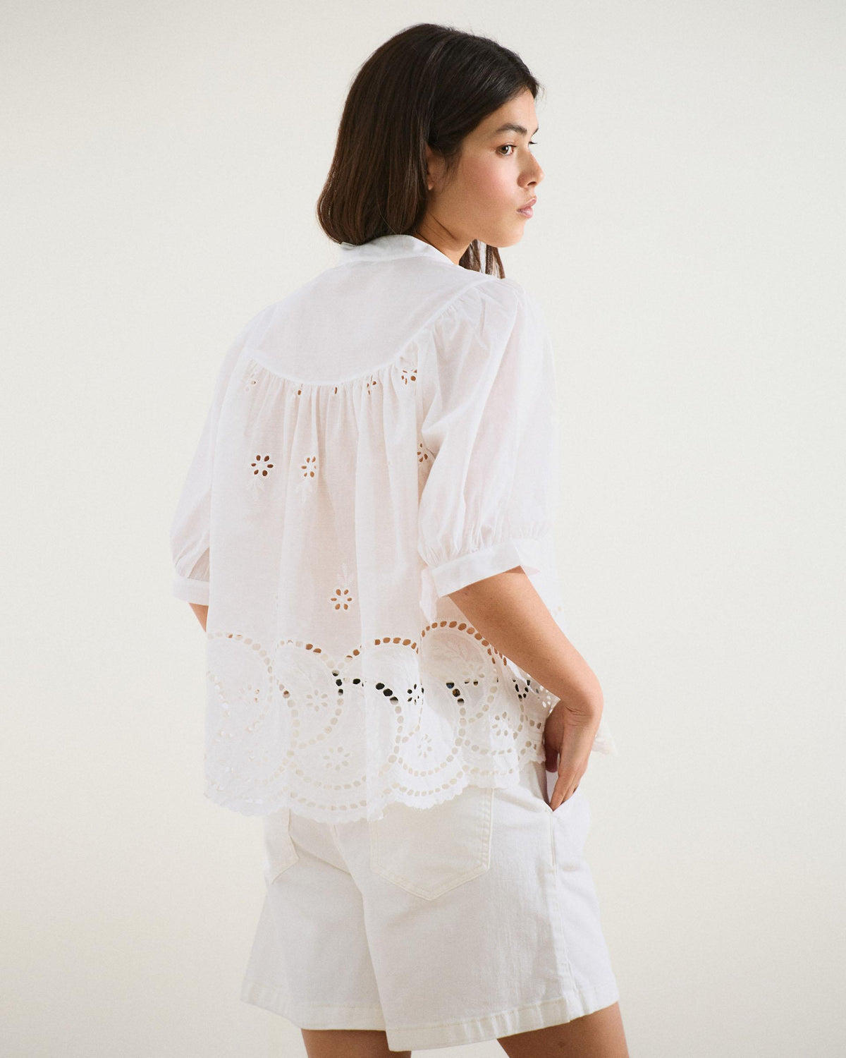 Blusa Manga Francesa Troquelados Blanca