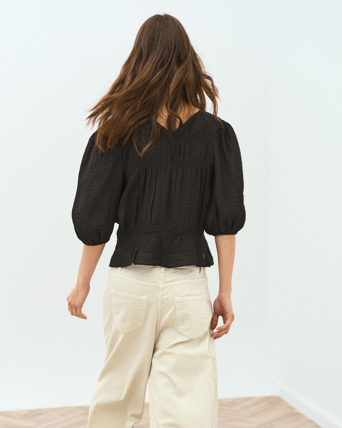 Blusa Gomas Manga Francesa Negra