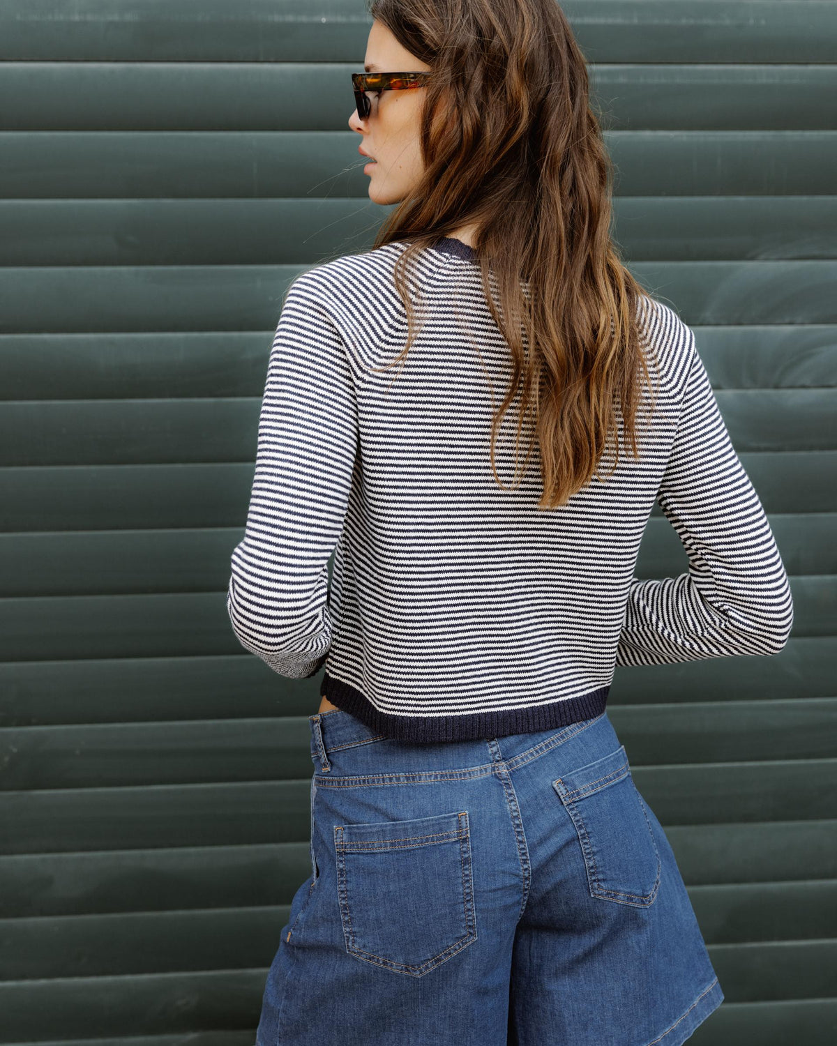 Maglione Blu Navy a Righe con Collo Rotondo