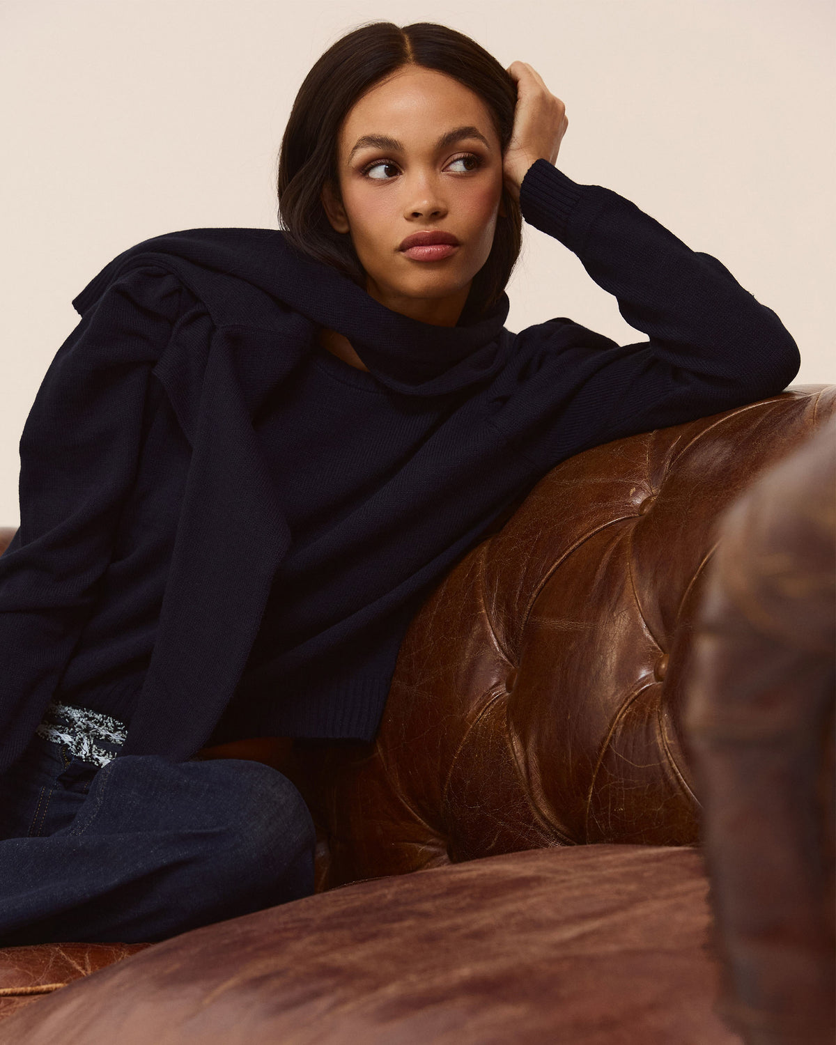 Pull Bleu Marine à Manches Bouffantes