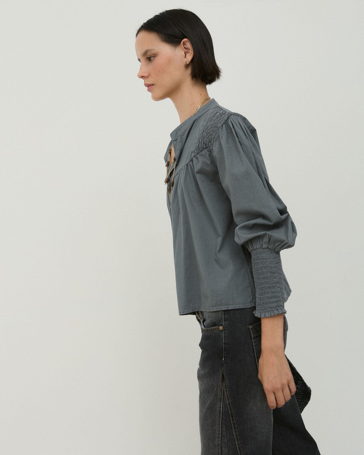 Blusa Detalles Nido De Abeja Antracita