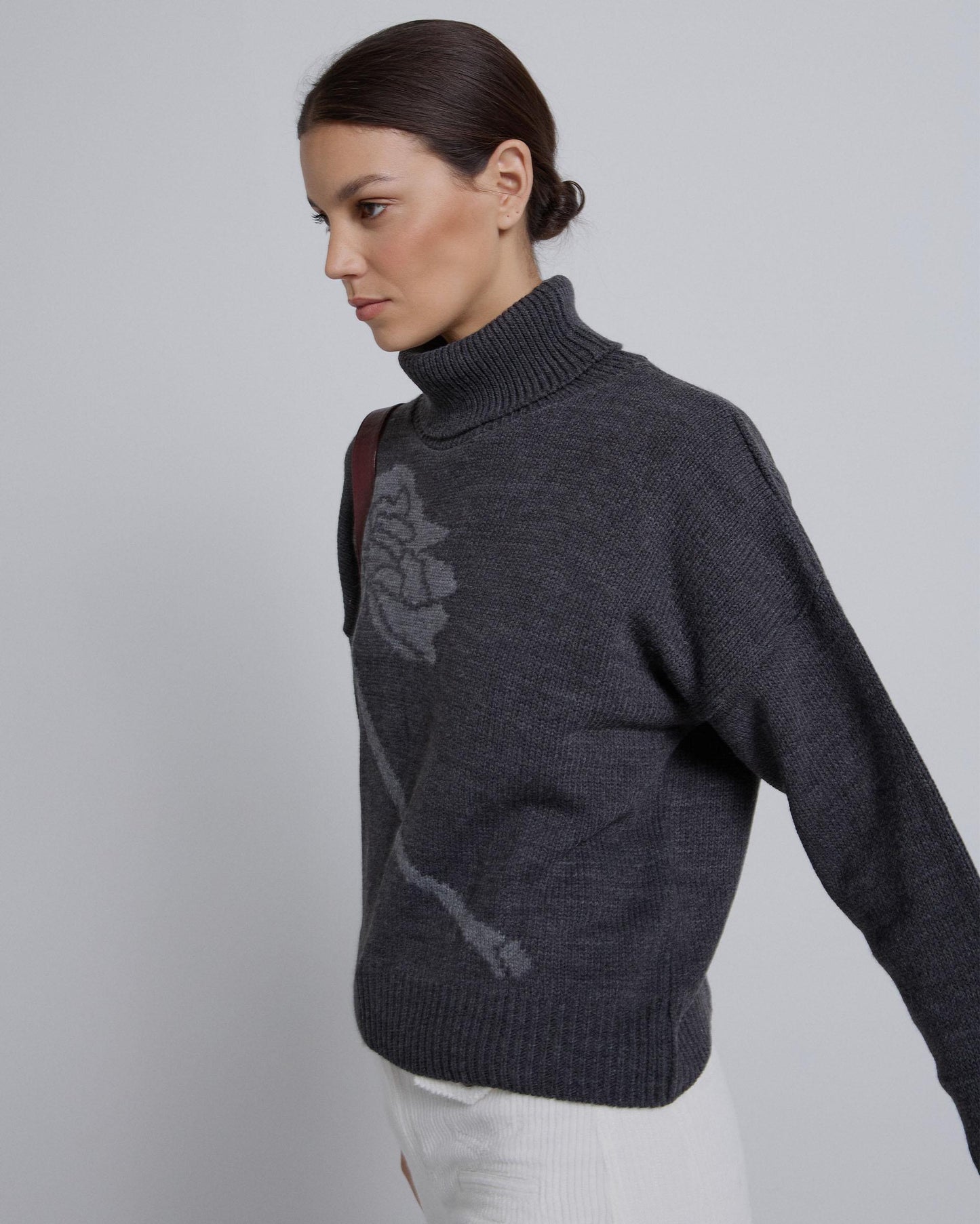 Jersey Cuello Alto Flor Antracita