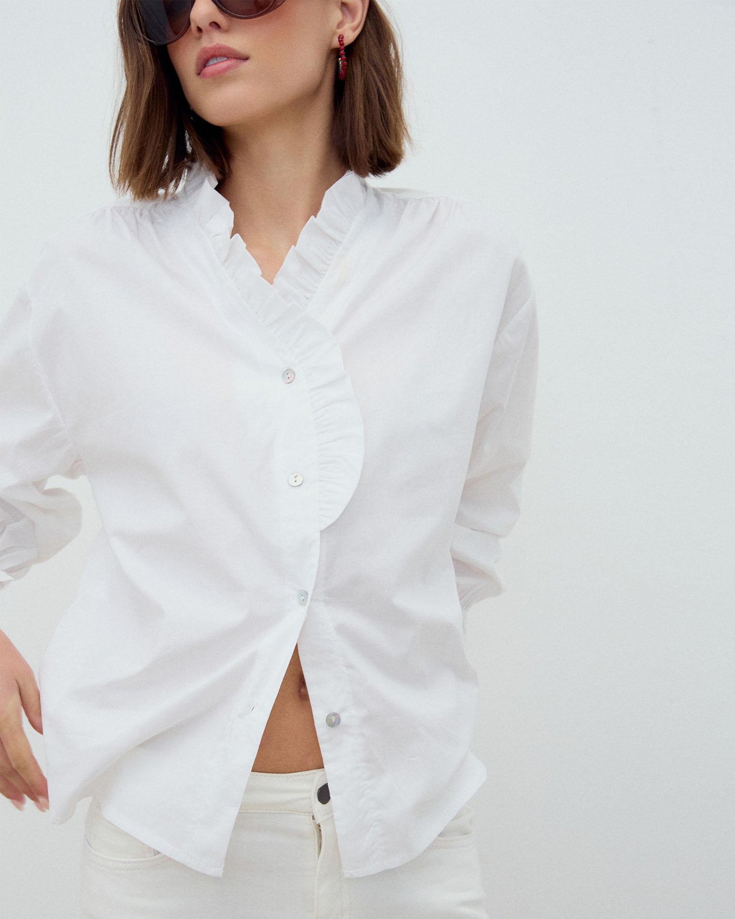 Blusa Escote Pico Volante Blanca