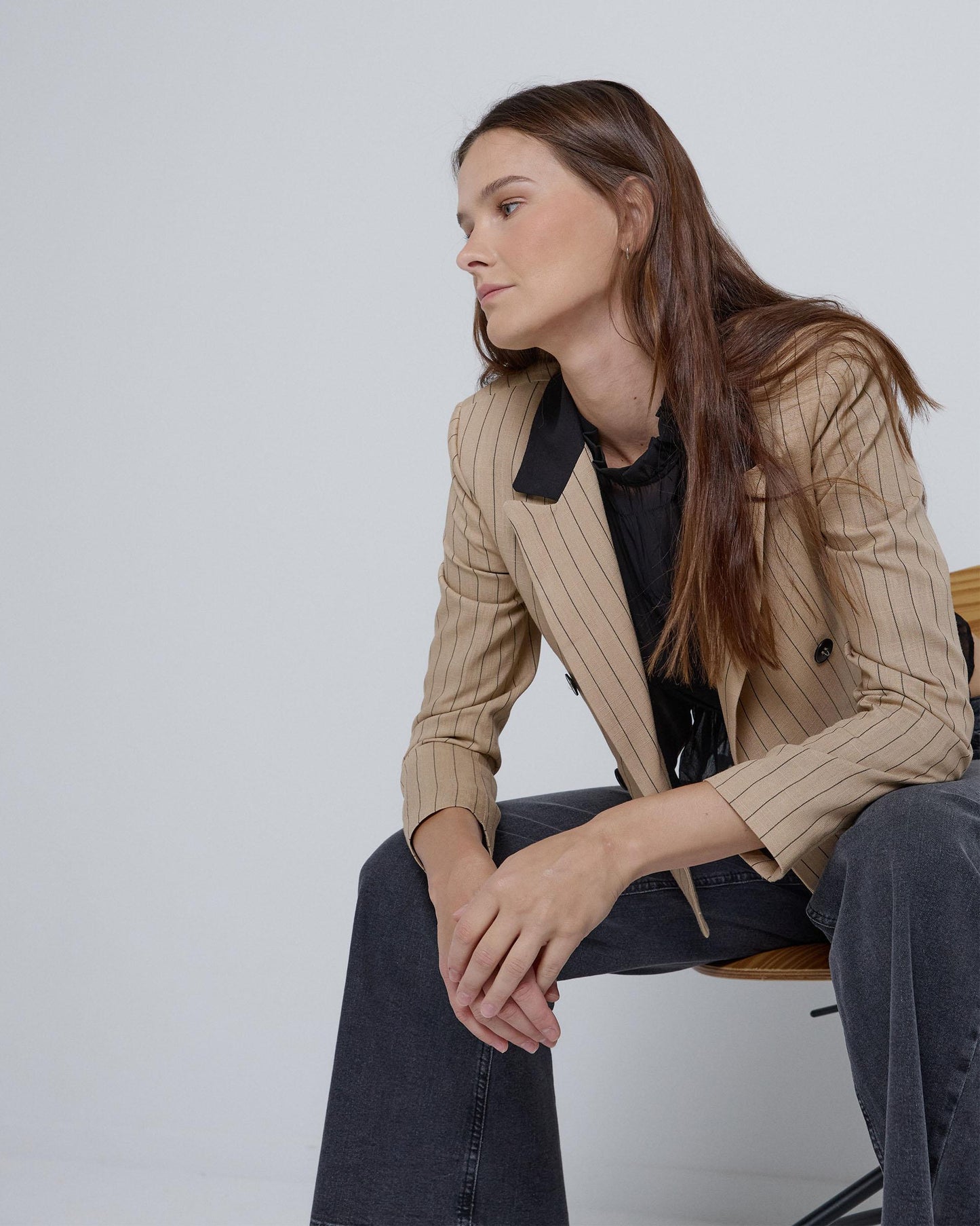 Blazer Corta Rayas Solapas Camel