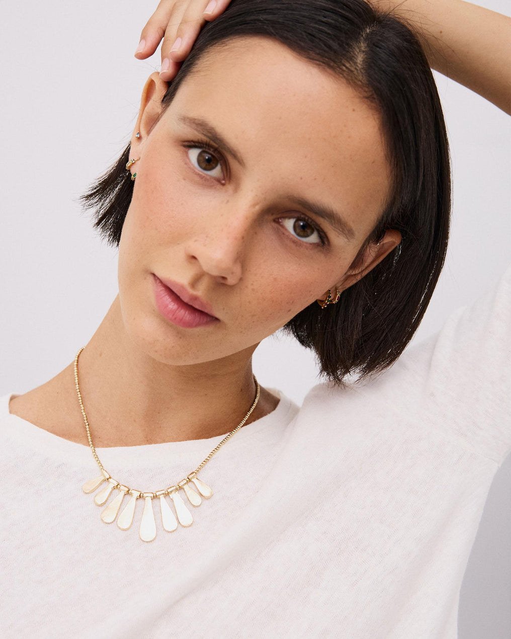 Collar Corto Placas Lisas Oro