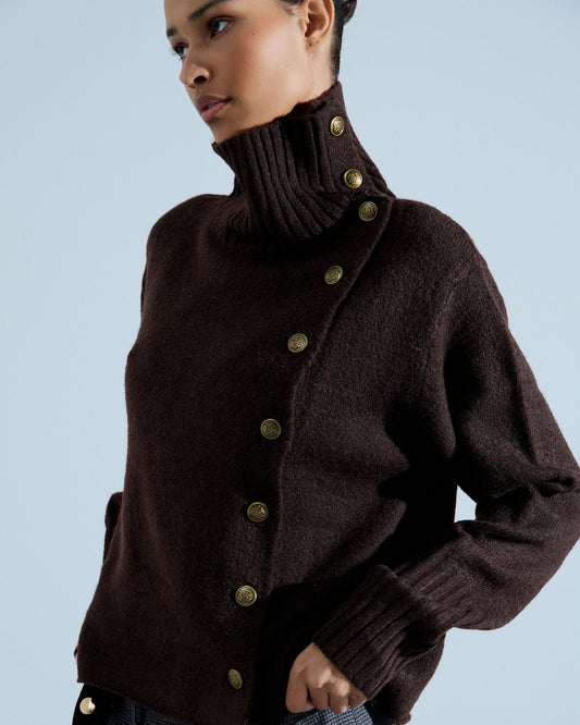 Jersey Cuello Alto Botones Marrón