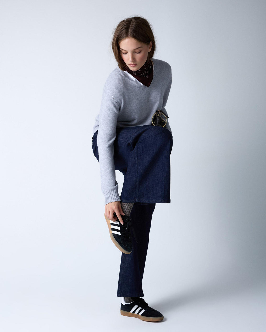 Jersey Cuello Pico Gris