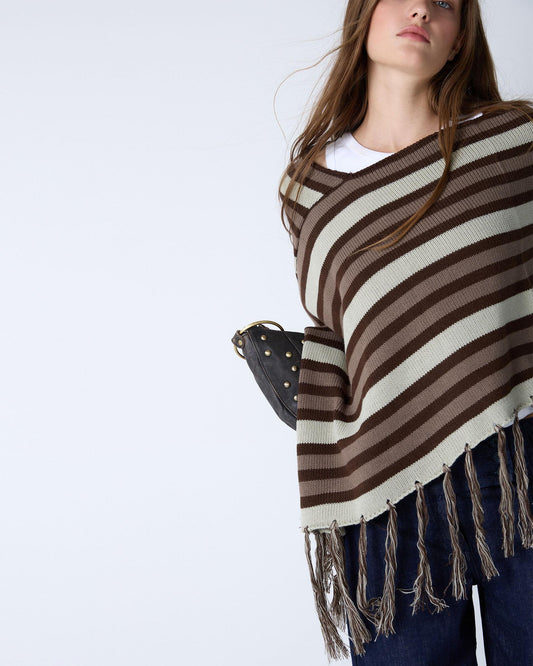 Poncho listrado castanho com franjas