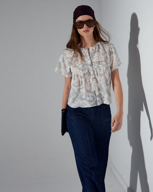 Blusa Pliegues Delanteros Botones Blanca