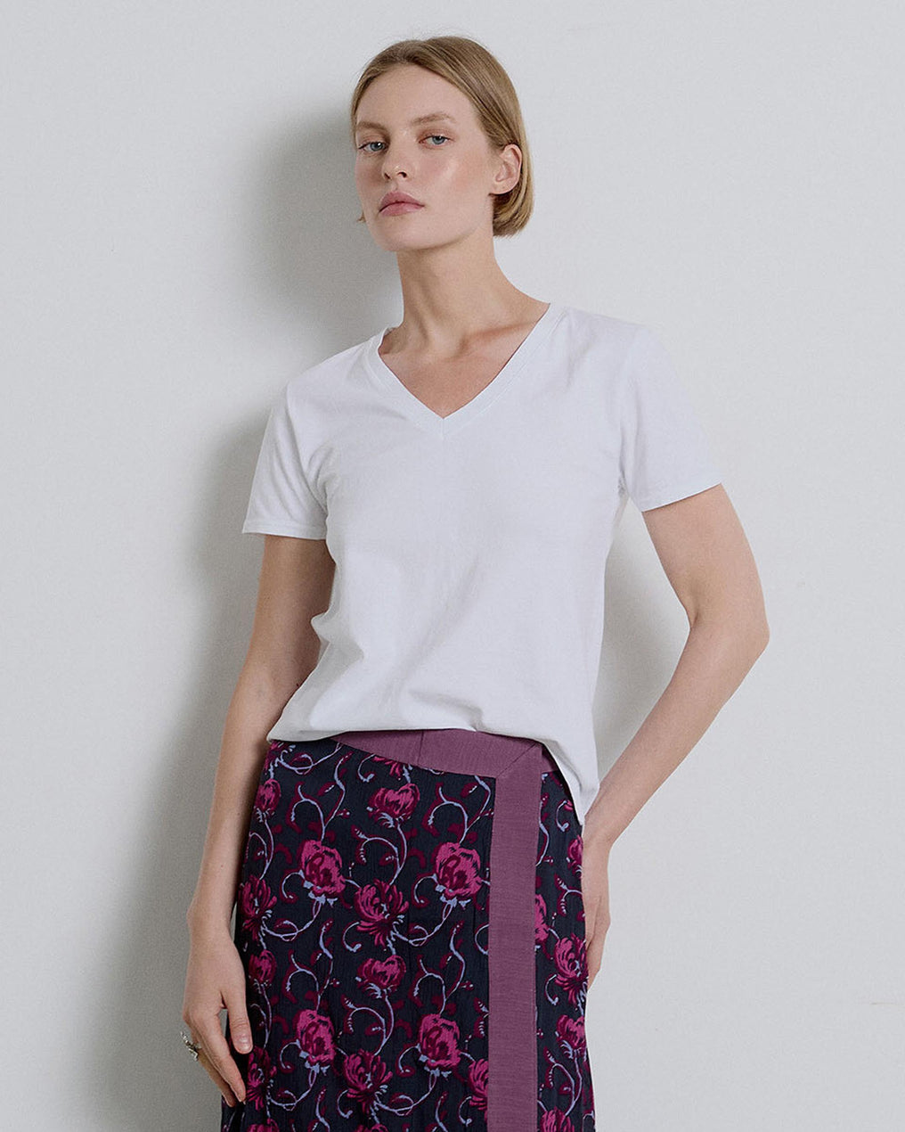 Camiseta Manga Corta Escote Pico Blanco