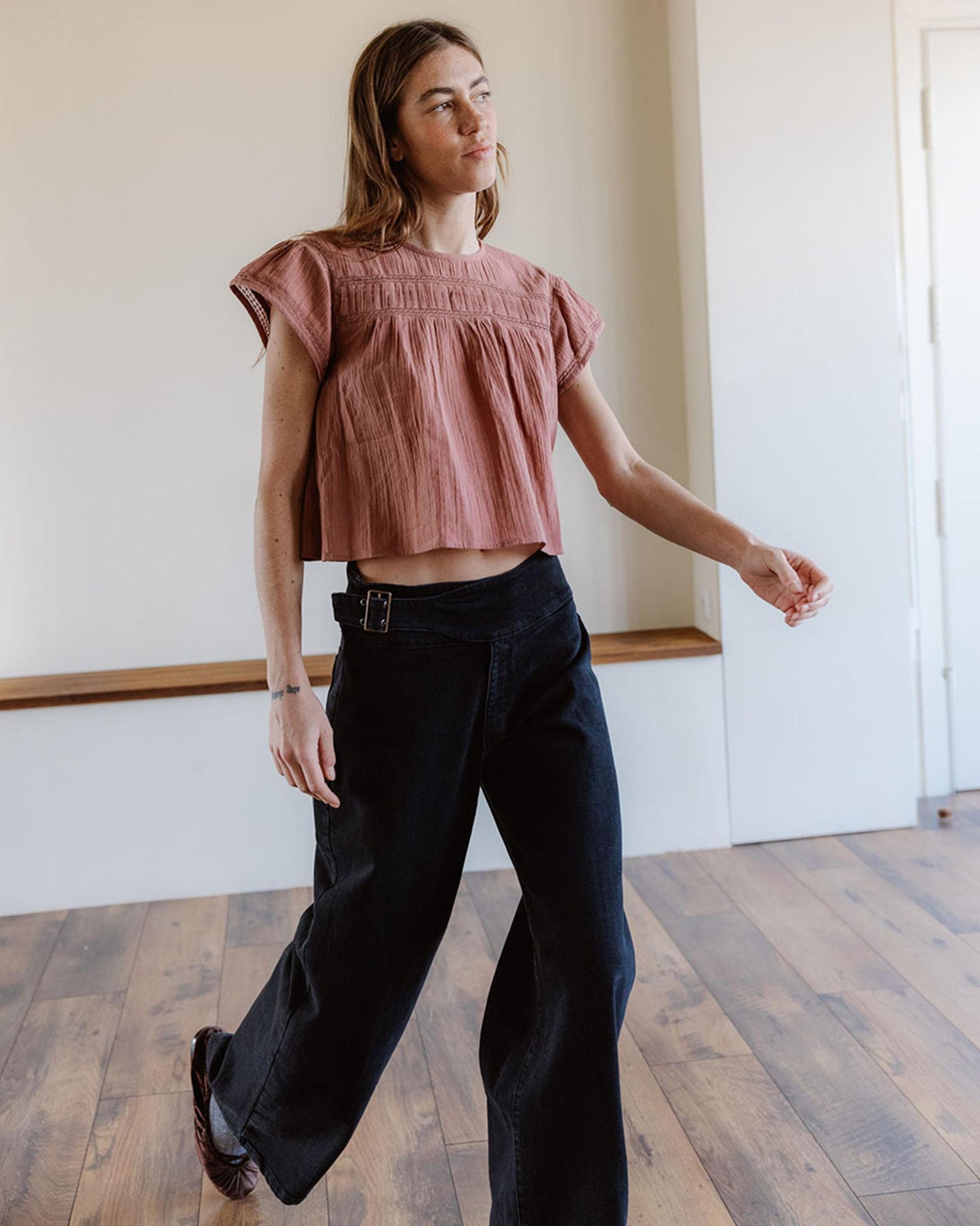 Blusa Manga Corta Puntillas Delantero Rosa Palo