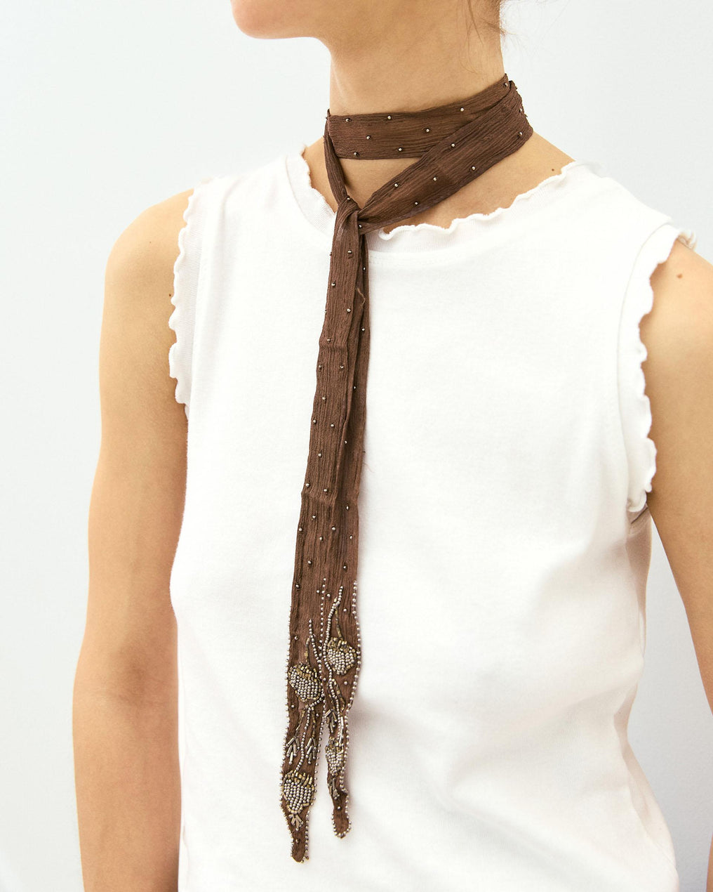 Collar Organza Bordado Marrón