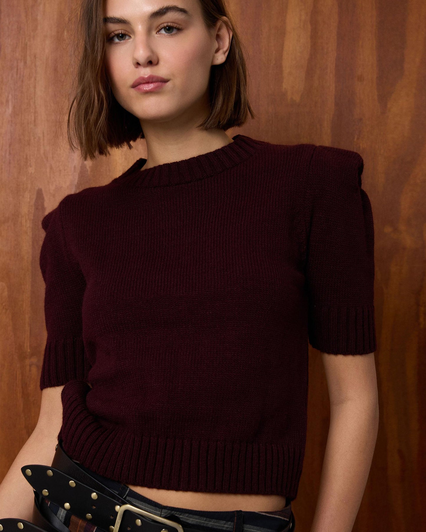 Blusa de malha com ombreiras granada