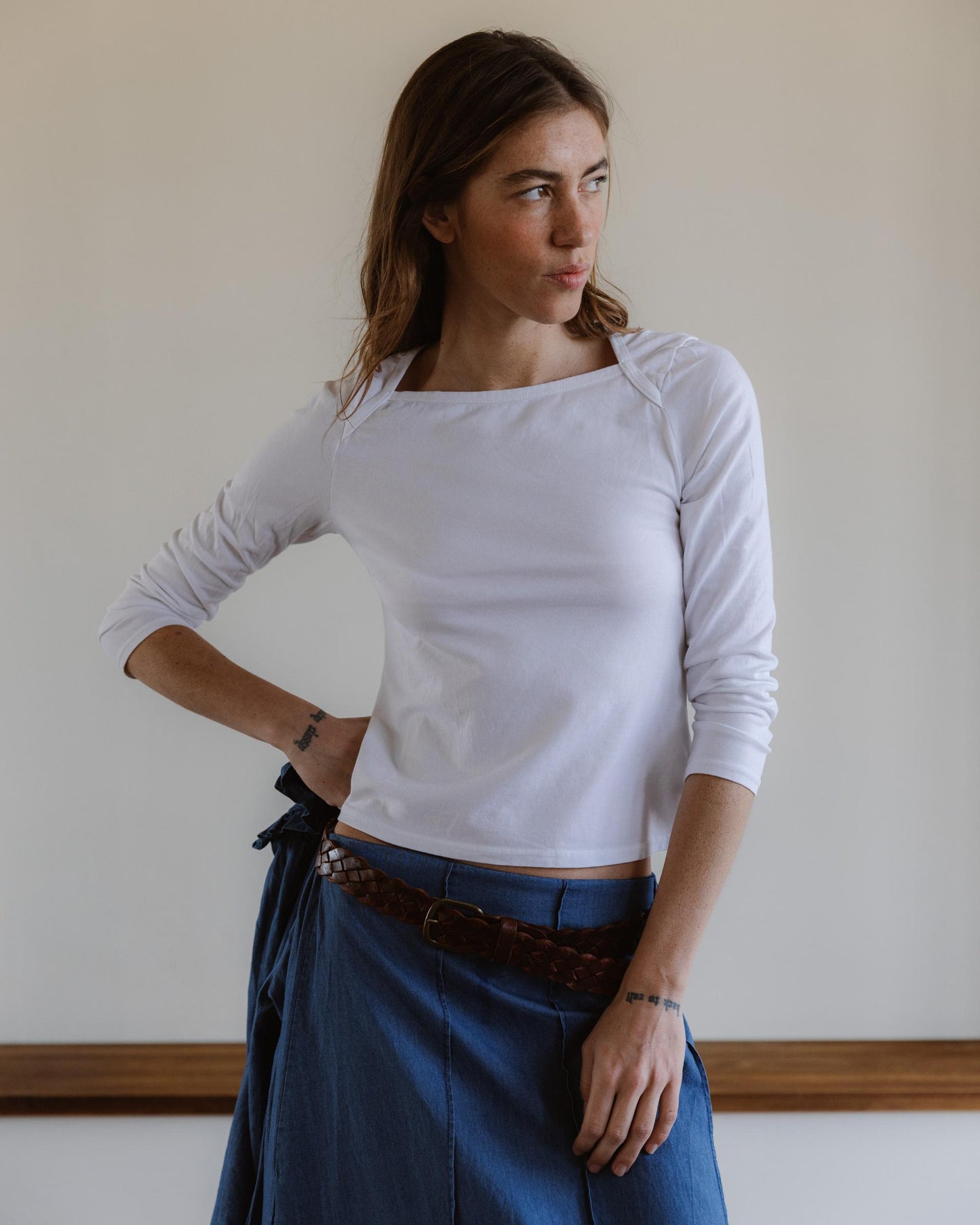 Camiseta Cuello Cuadrado Blanco