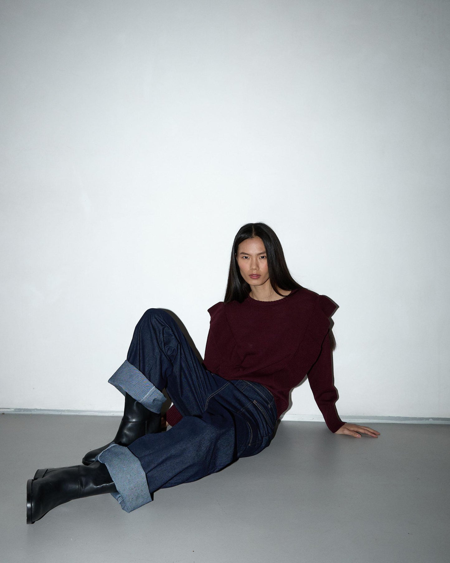 Camisola roxa com folhos laterais