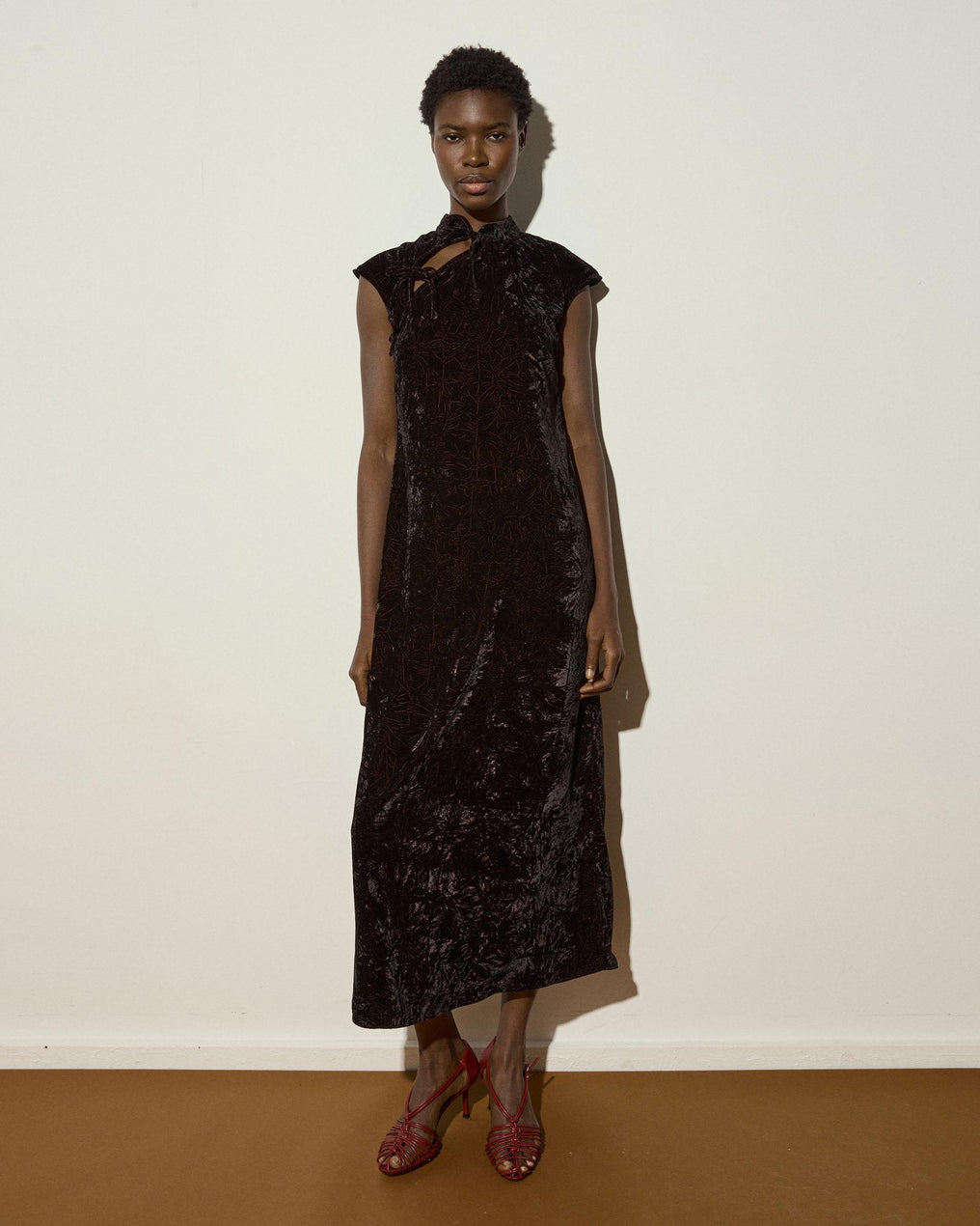 Vestido Terciopelo Lazadas Laterales Negro