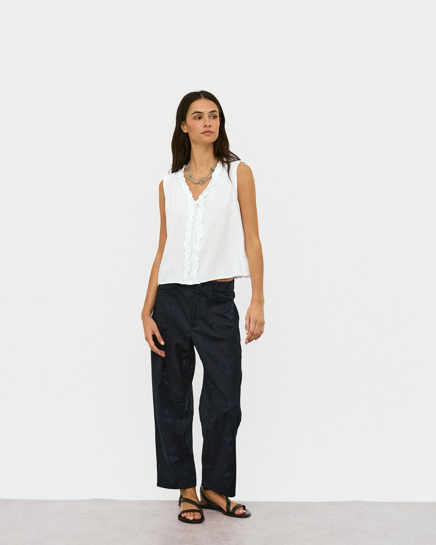 Pantalón Bordados Florales Azul Oscuro
