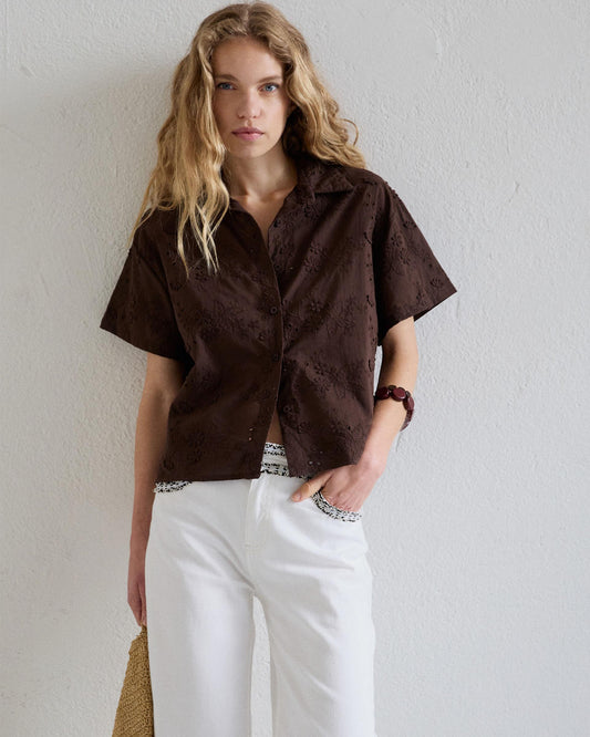 Camisa Manga Curta Perfurados Castanho