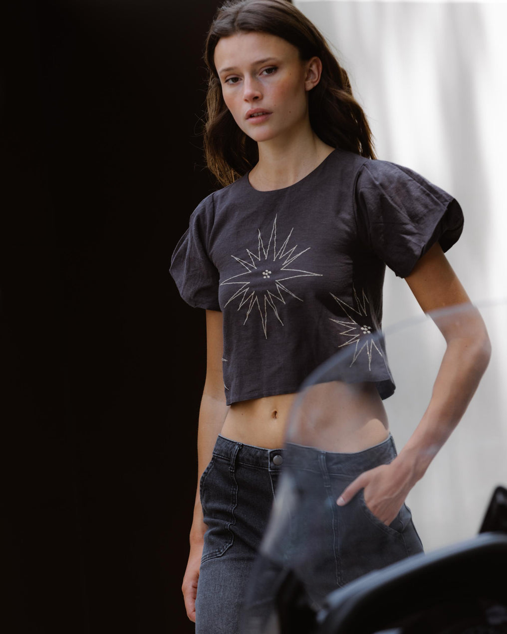 Top Manches Courtes Broderies Étoiles Anthracite