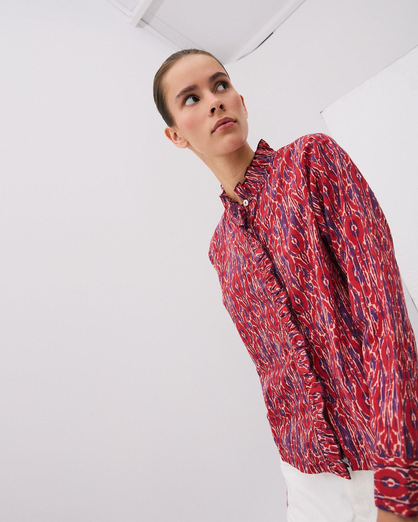 Blusa Folhos Picô Estampado Étnico Vermelha