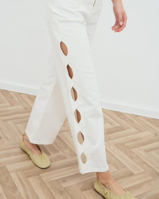 Jeans Aberturas Ovaladas Branco