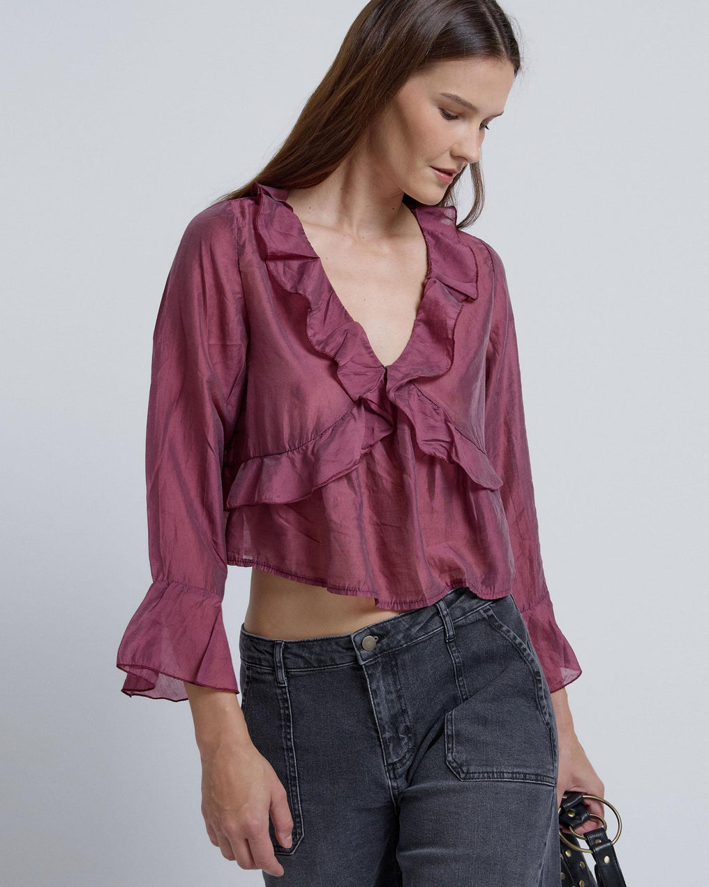 Blusa roxa com folhos cruzados