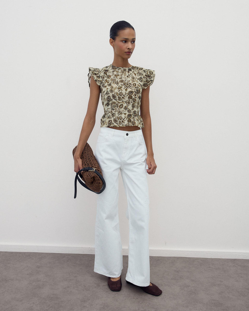 Blusa Volante Bajo Estampado Floral Crudo