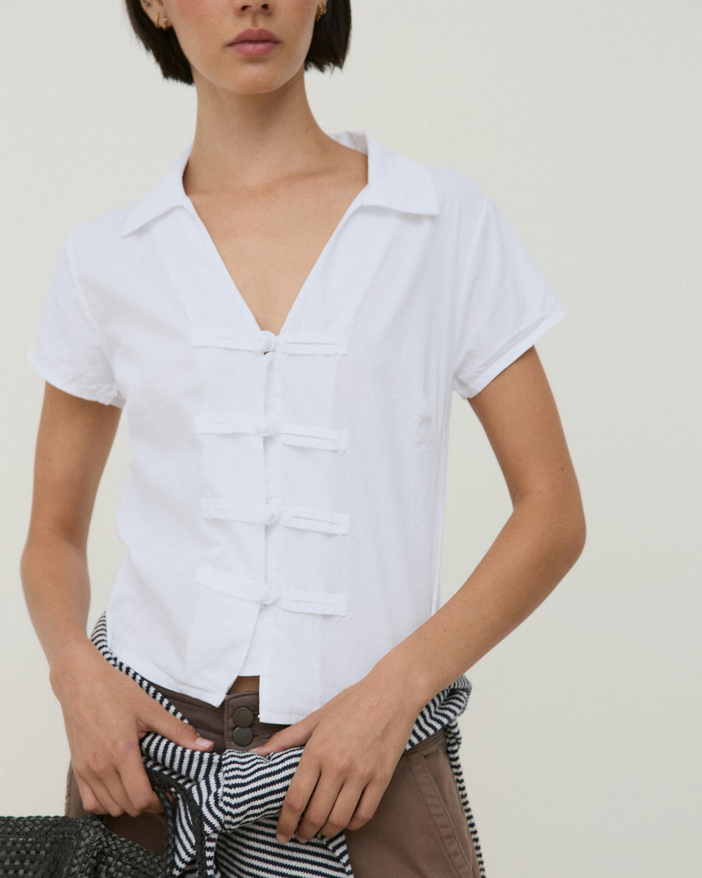 Camisa Manga Corta Alamares Blanca