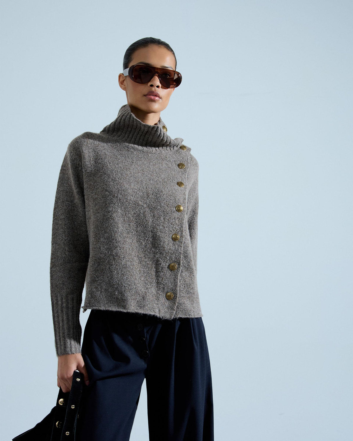 Jersey Cuello Alto Botones Taupe