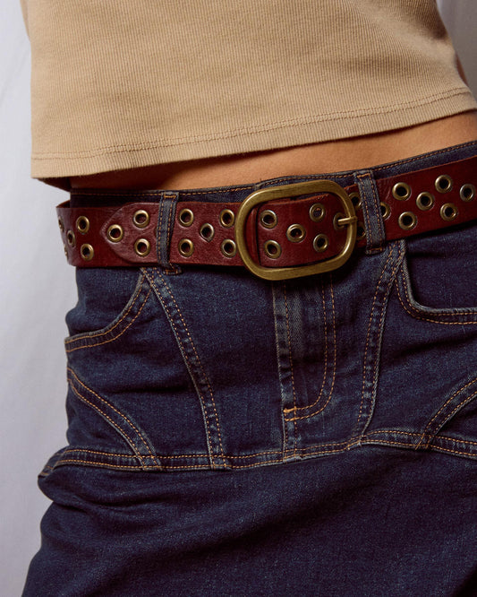 Cinturón Círculos Tachuelas Marrón