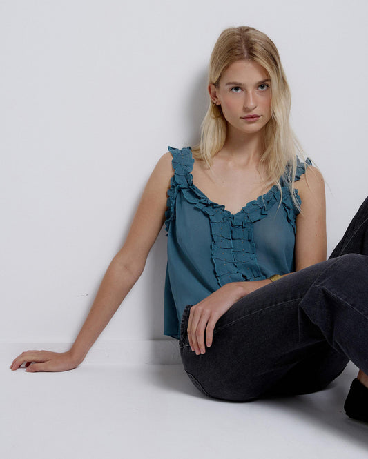 Top Escote V Volante Azul